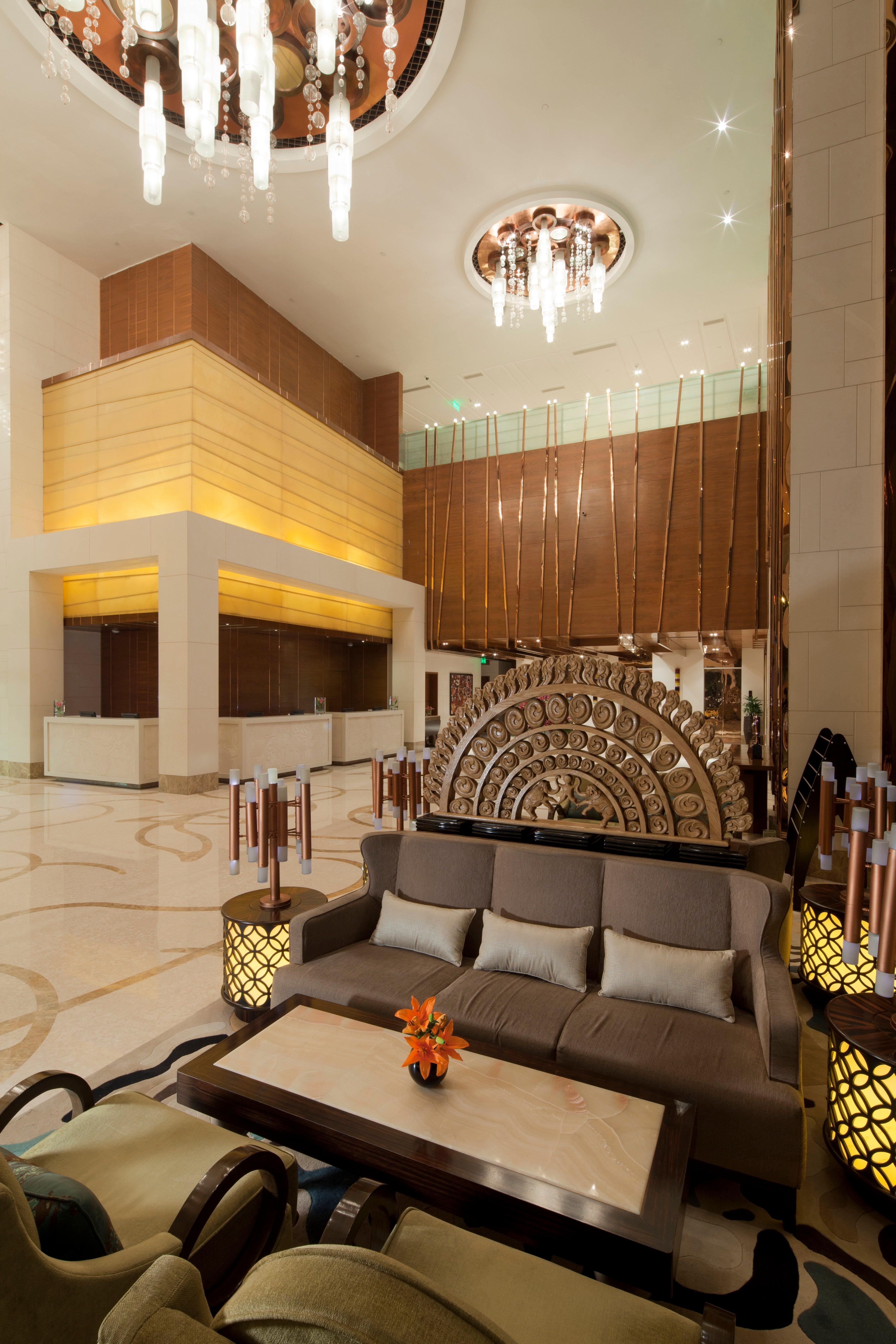 Crowne Plaza New Delhi Okhla By Ihg Nova Deli Exterior foto The lobby of the hotel