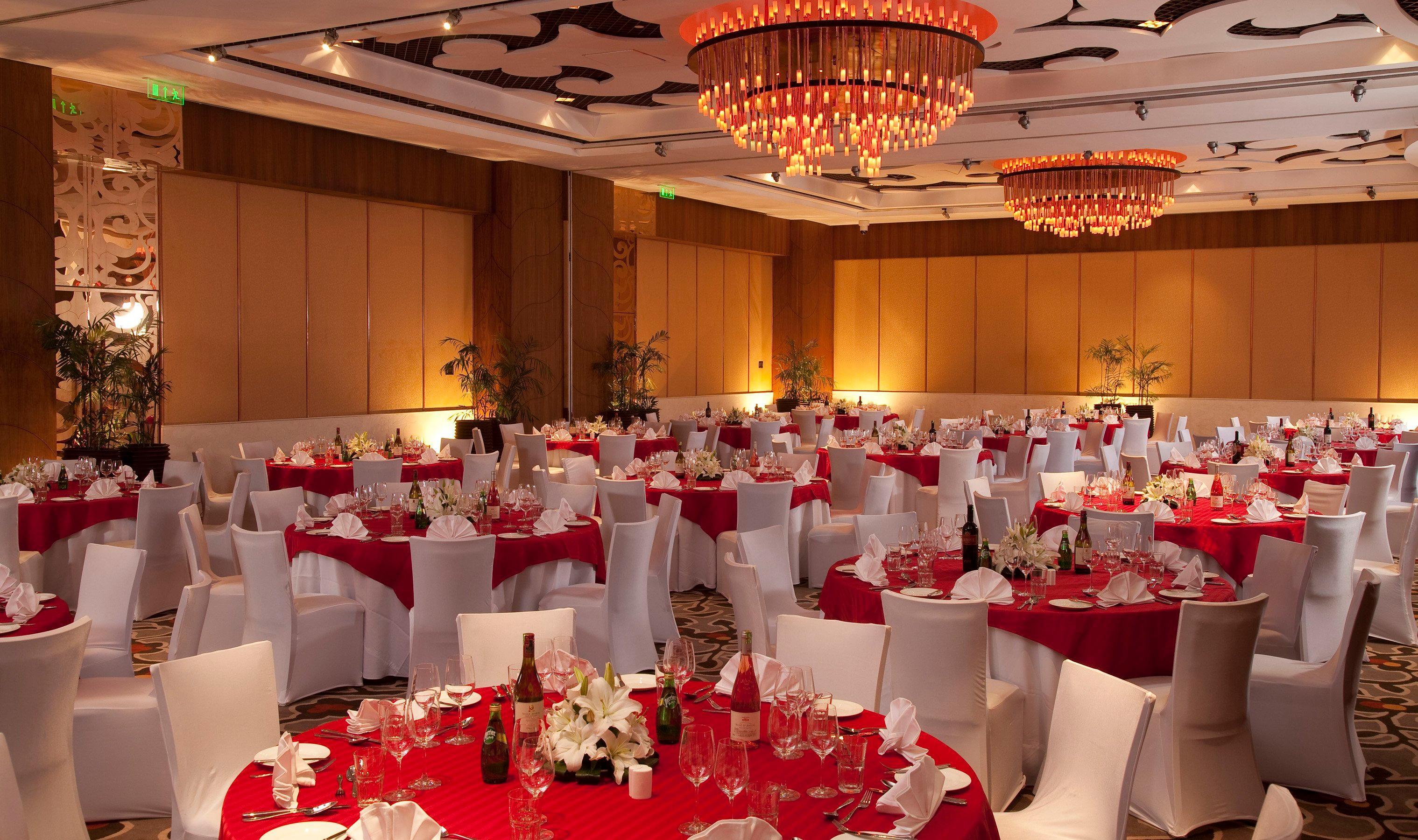 Crowne Plaza New Delhi Okhla By Ihg Nova Deli Exterior foto A banquet hall